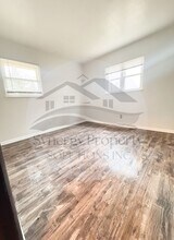 Building Photo - 165 Willowbrook Dr