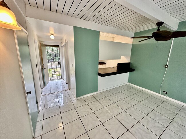 Foto del edificio - 4950 Kilauea Ave