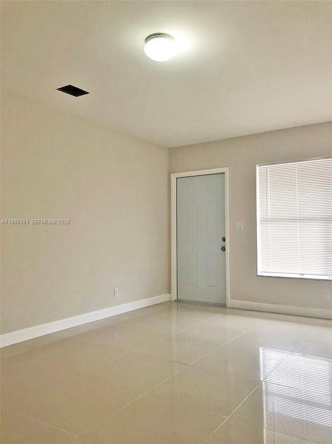 Foto del edificio - 7650 SW 10th Ct