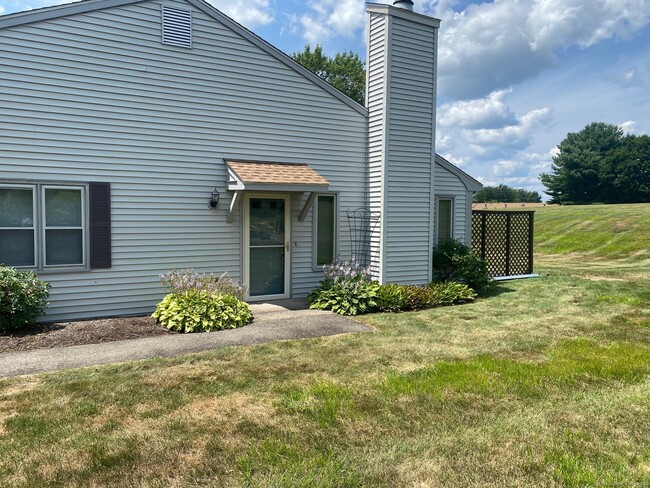Building Photo - 31 Hickory Ln