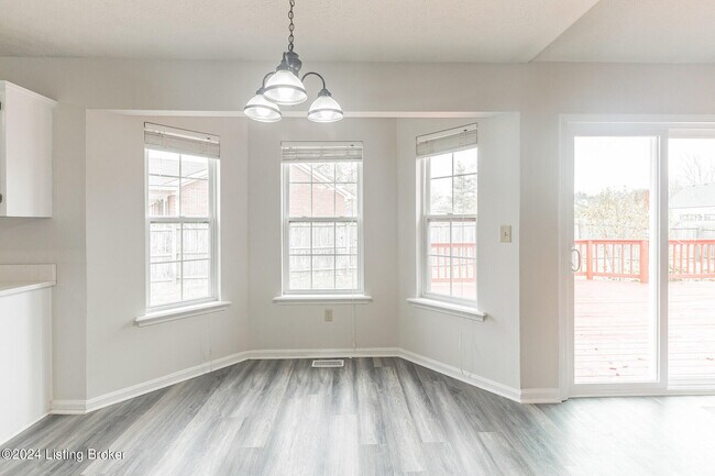 Building Photo - 6013 Fairridge Ct
