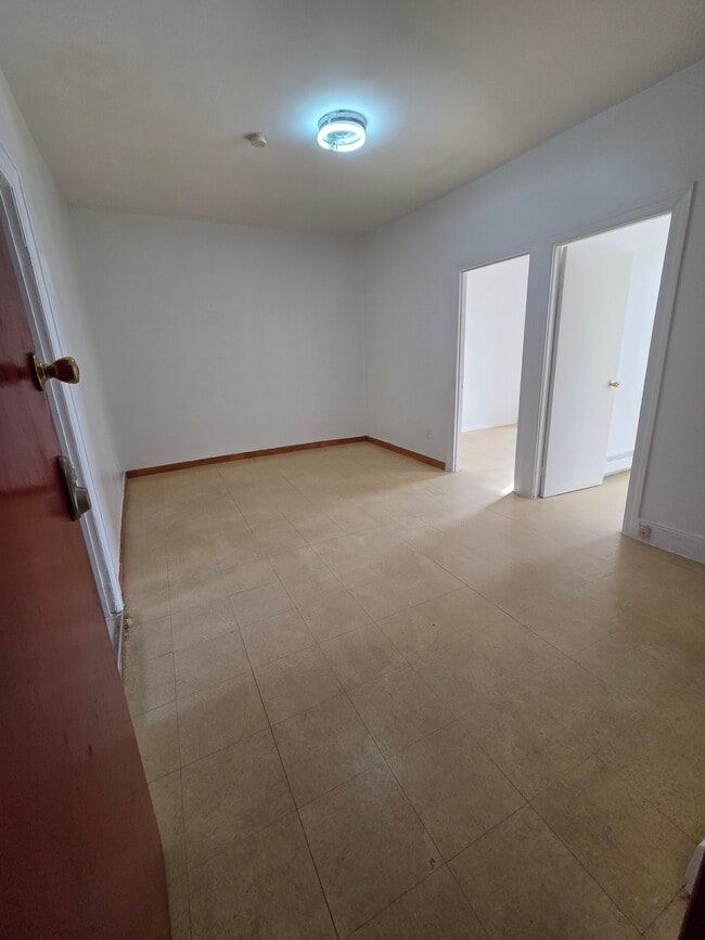 Sala de estar - 809 Astoria Blvd