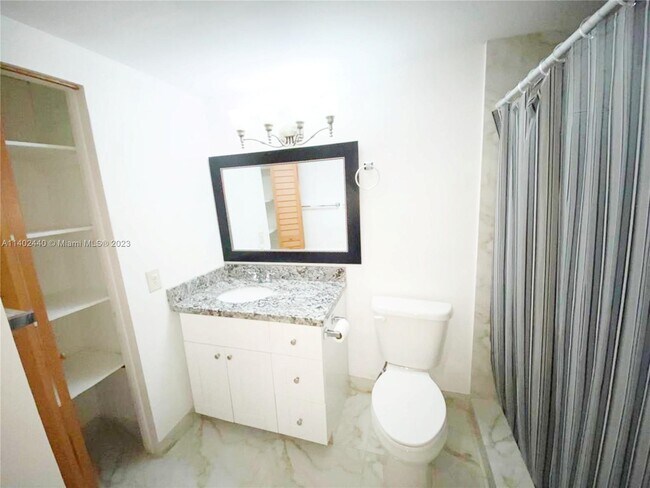 Foto del edificio - 1055 NW 153rd St