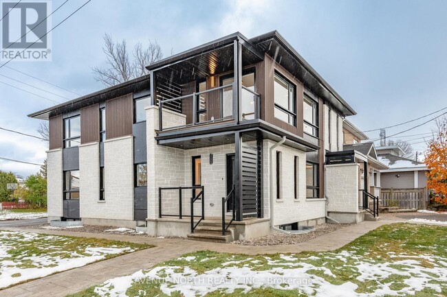 Photo du bâtiment - 1975 Banff Ave