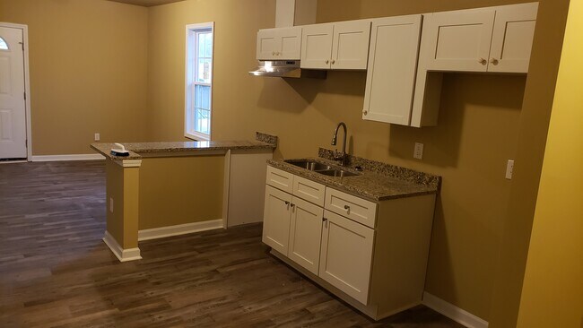 Kitchen - 606 Rex St