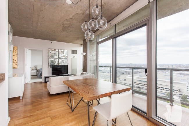 Photo - 611 S Wells St Apartment