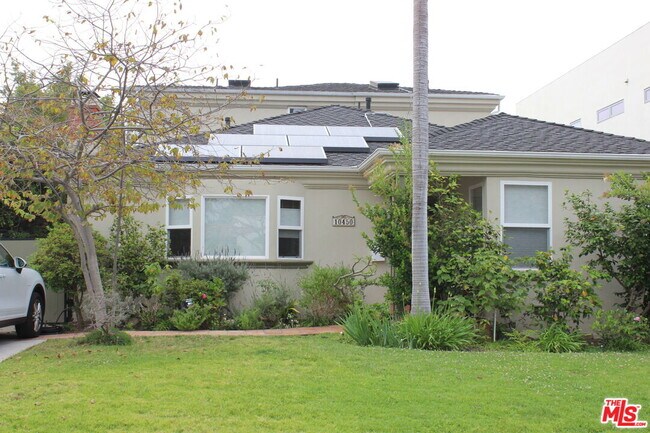 Foto del edificio - 10450 Ilona Ave