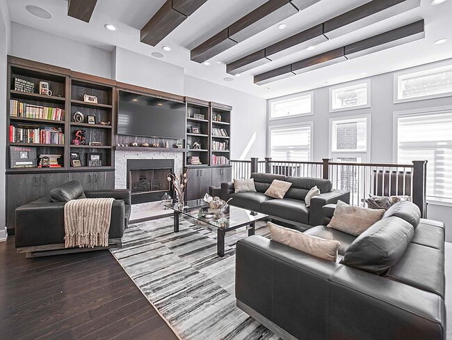 Photo - "Spacious 5-Bedroom Gem with 3 Full Baths in the Heart of Chicago – 4,200 Sq Ft of Comfort and St... Apartment