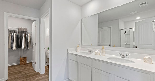 Building Photo - Chatteron Springs