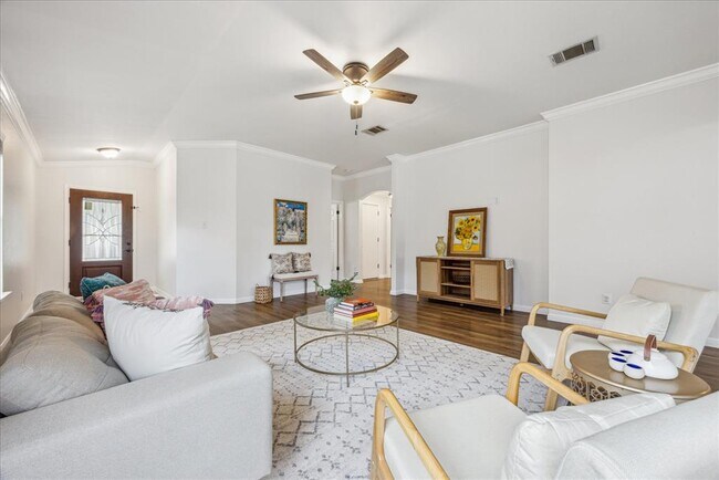 Foto del edificio - 104 Lucky Clover Ln