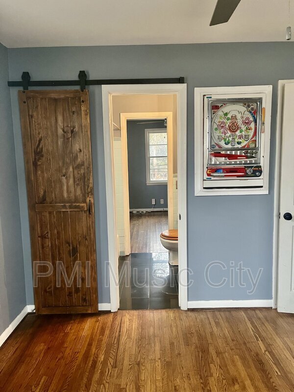 Foto del edificio - 1208B Kirkwood Ave