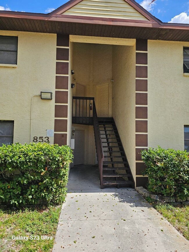 Building Photo - 853 Mecca Dr