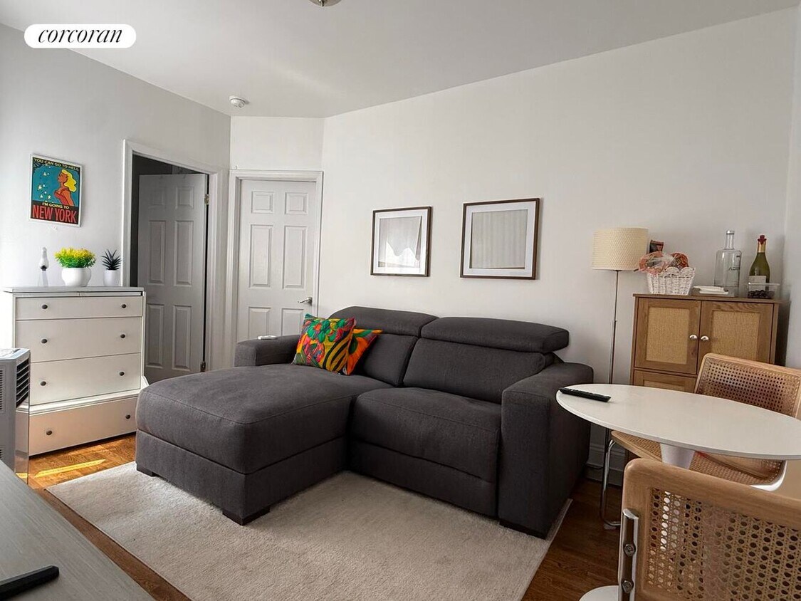 Foto principal - 222 Thompson St