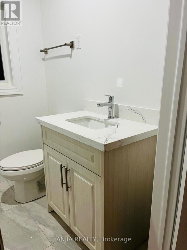 Photo du bâtiment - 77 Nash Dr