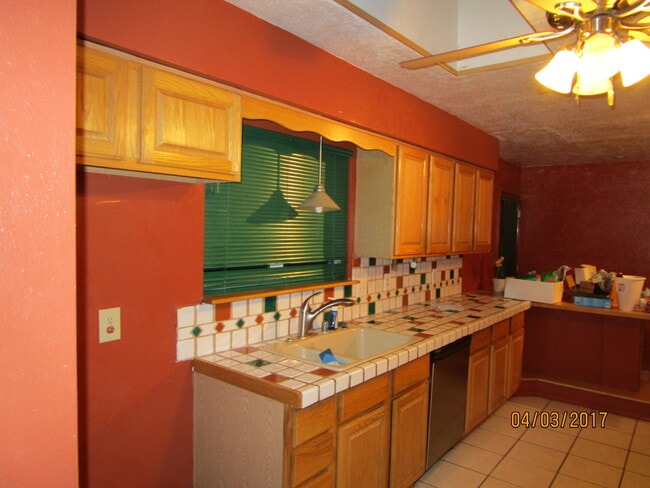 Building Photo - Rio Rancho 3-4 BR 1915 SF 2B 2CG