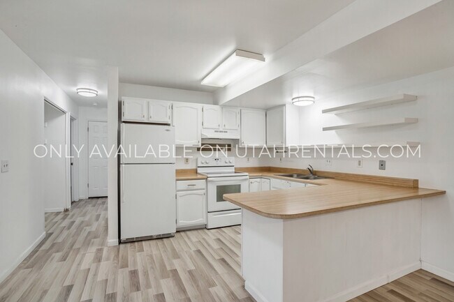 Foto del edificio - 1639 Woodland Dr