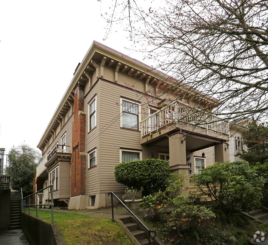 Primary Photo - Thurman Apartments