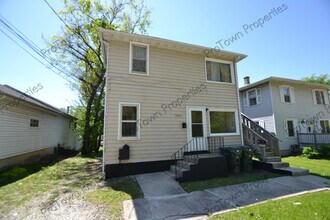 Building Photo - 1002 Belleview Ave