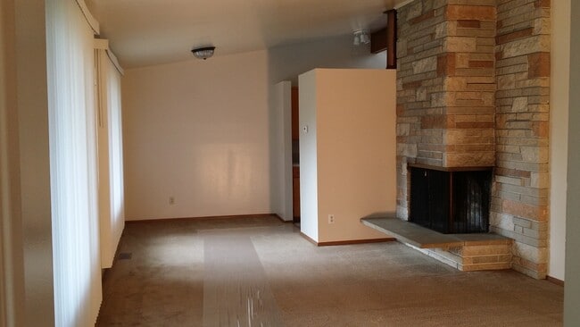 Building Photo - 15111 SE 16th St