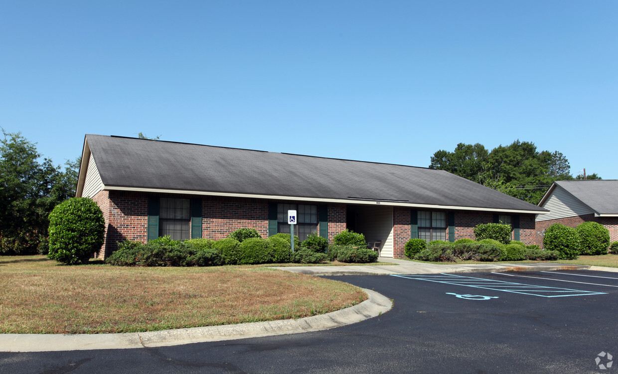 Primary Photo - Shadowfield Apartments