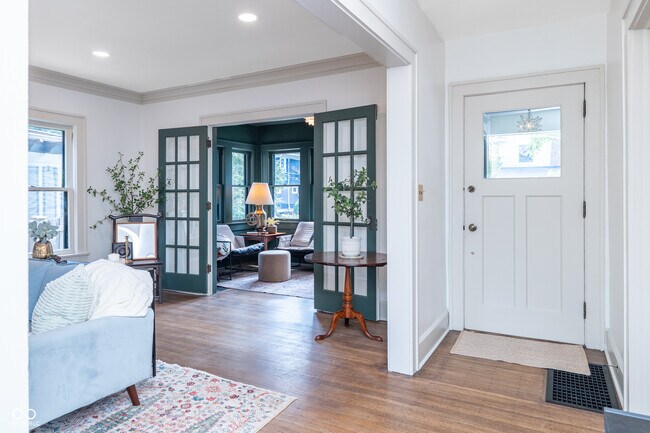 Foto del edificio - 322 E 37th St