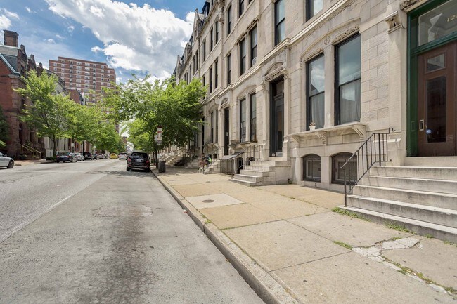 Street Scene - 1226 St Paul St