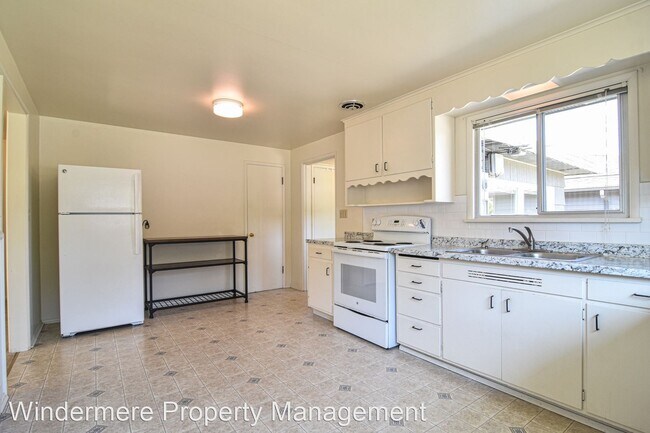 Building Photo - 2 br, 1 bath House - 710 4th Ave S