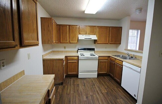 Building Photo - 3105 Gregory Ln