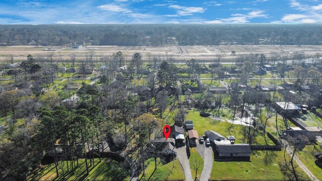 Foto del edificio - 20521 Lakeside Dr