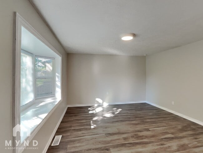 Building Photo - 3040 Wadsworth Ct