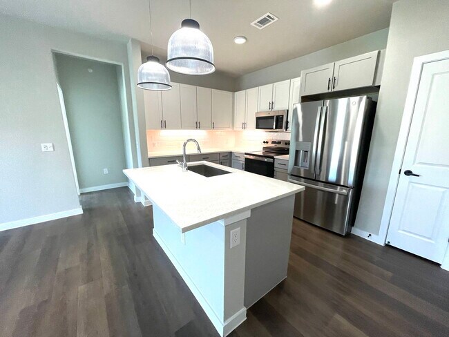 Building Photo - 6901 Co Rd 110