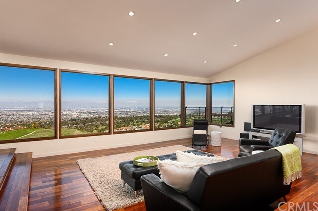 Foto del edificio - 6061 Woodfern Dr