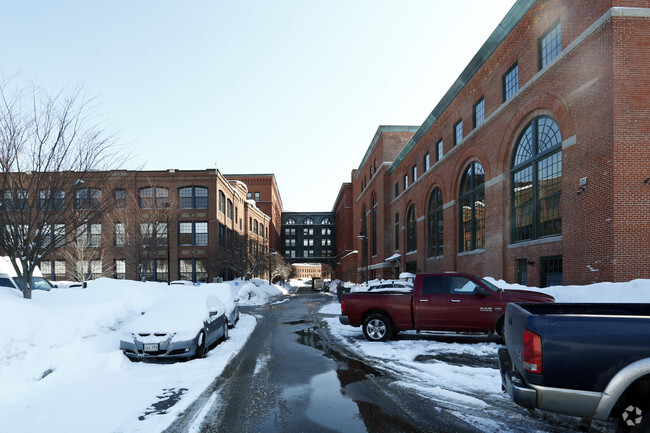 Building Photo - Baker Square Condominiums