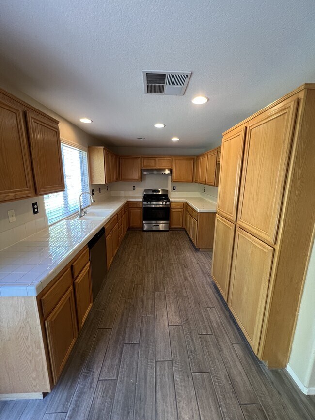 Building Photo - 32785 Paterno St