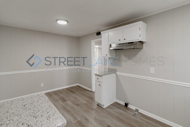 Foto del edificio - NOW OFFERING $250 OFF FIRST FULL MONTH IF ...