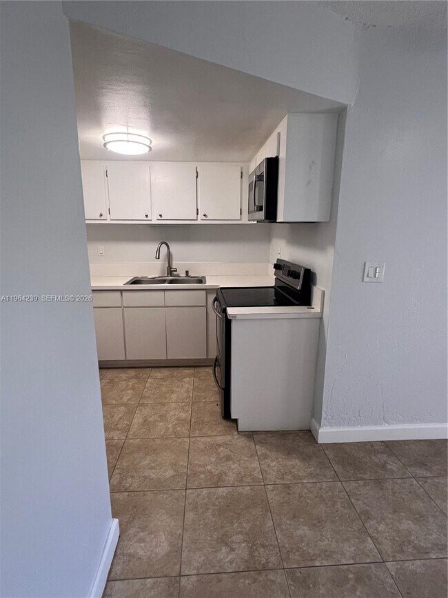 Foto del edificio - 5782 SW 61st St