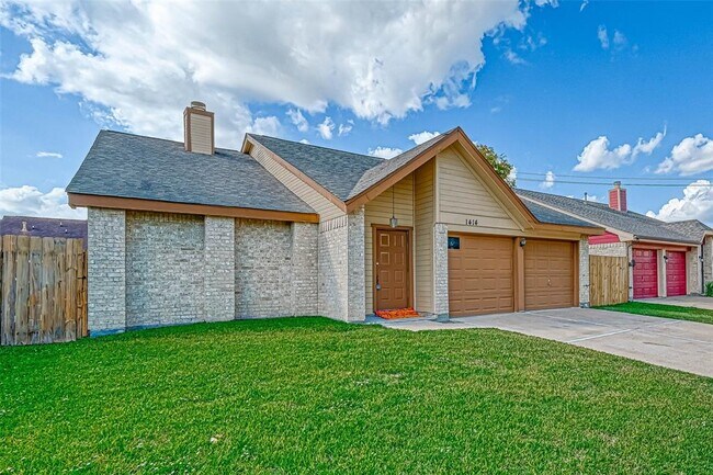 Building Photo - 1414 Elkwood Dr