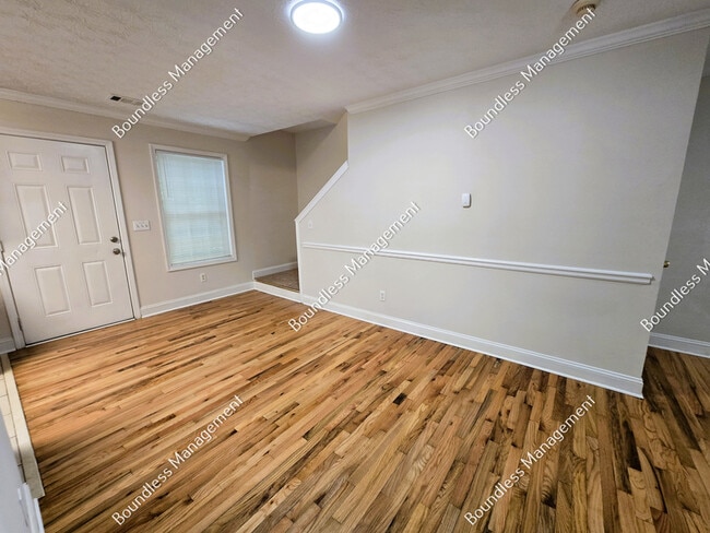 Building Photo - 1687 Thoms Dr NW