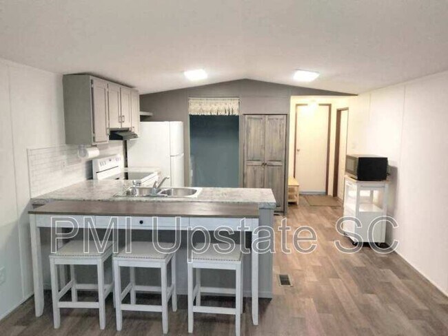 Foto del edificio - 810 Slater Rd