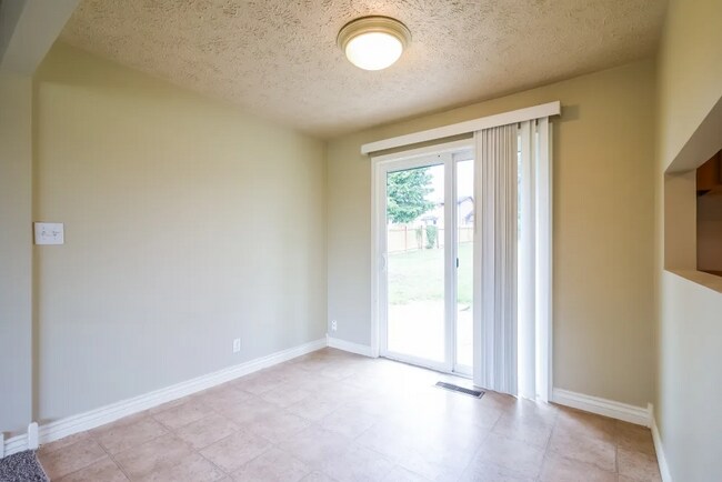 Foto del edificio - 24117-24111 11th Ave S