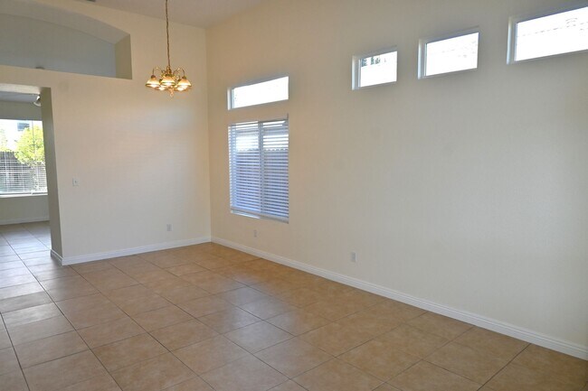 Foto del edificio - Resident Benefit Package Property