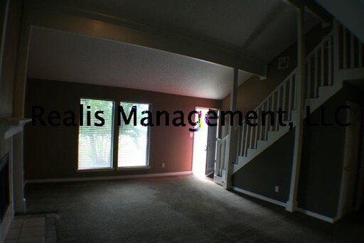 Building Photo - 639 Earthside Cir