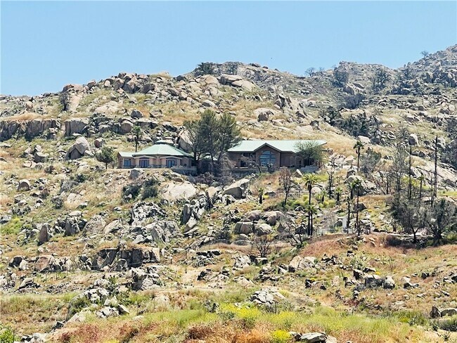 Foto del edificio - 41480 Polly Butte Rd