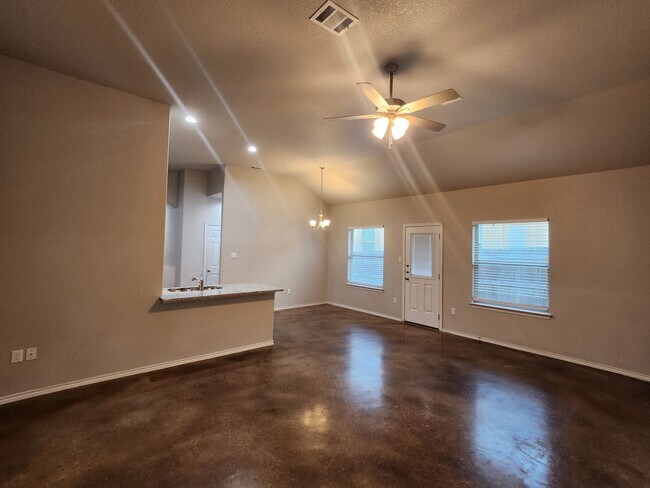 Foto del edificio - 620 Heathers Wy