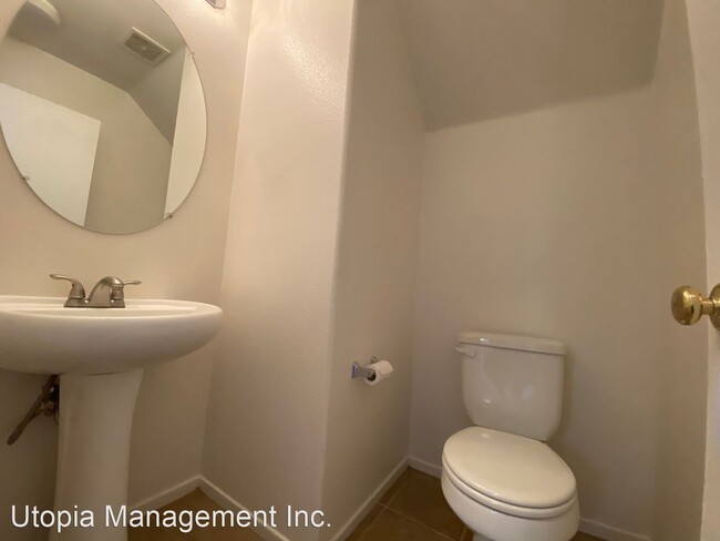 Building Photo - 4 br, 2.5 bath House - 32044 Baywood St.