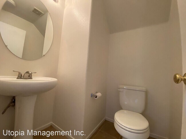Foto del edificio - 4 br, 2.5 bath House - 32044 Baywood St.