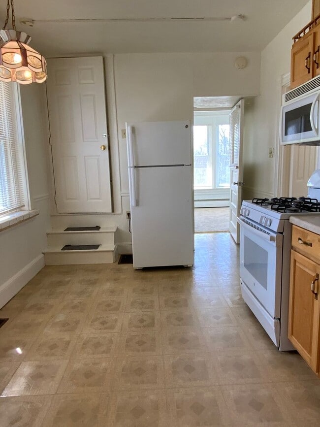 Building Photo - 850 Highland Ave