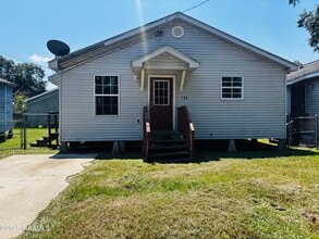 Building Photo - 705 Walker Rd