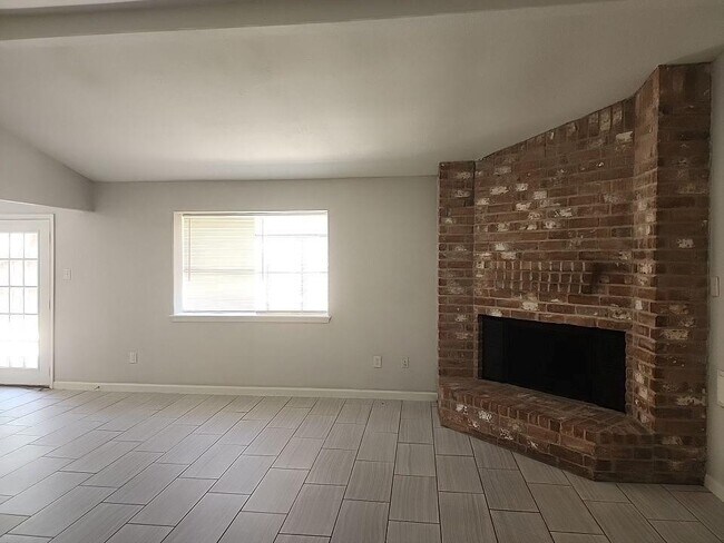 Building Photo - 20131 Timber Forest Dr