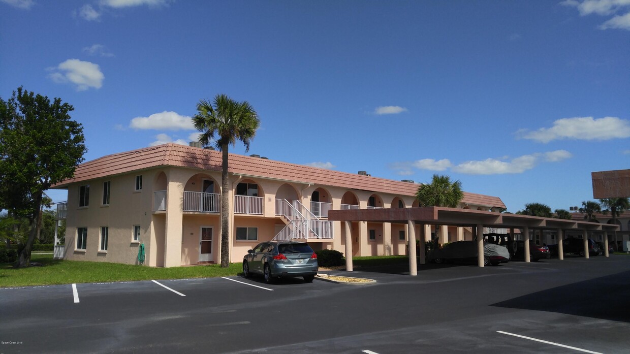 Foto principal - 8000 Ridgewood Ave
